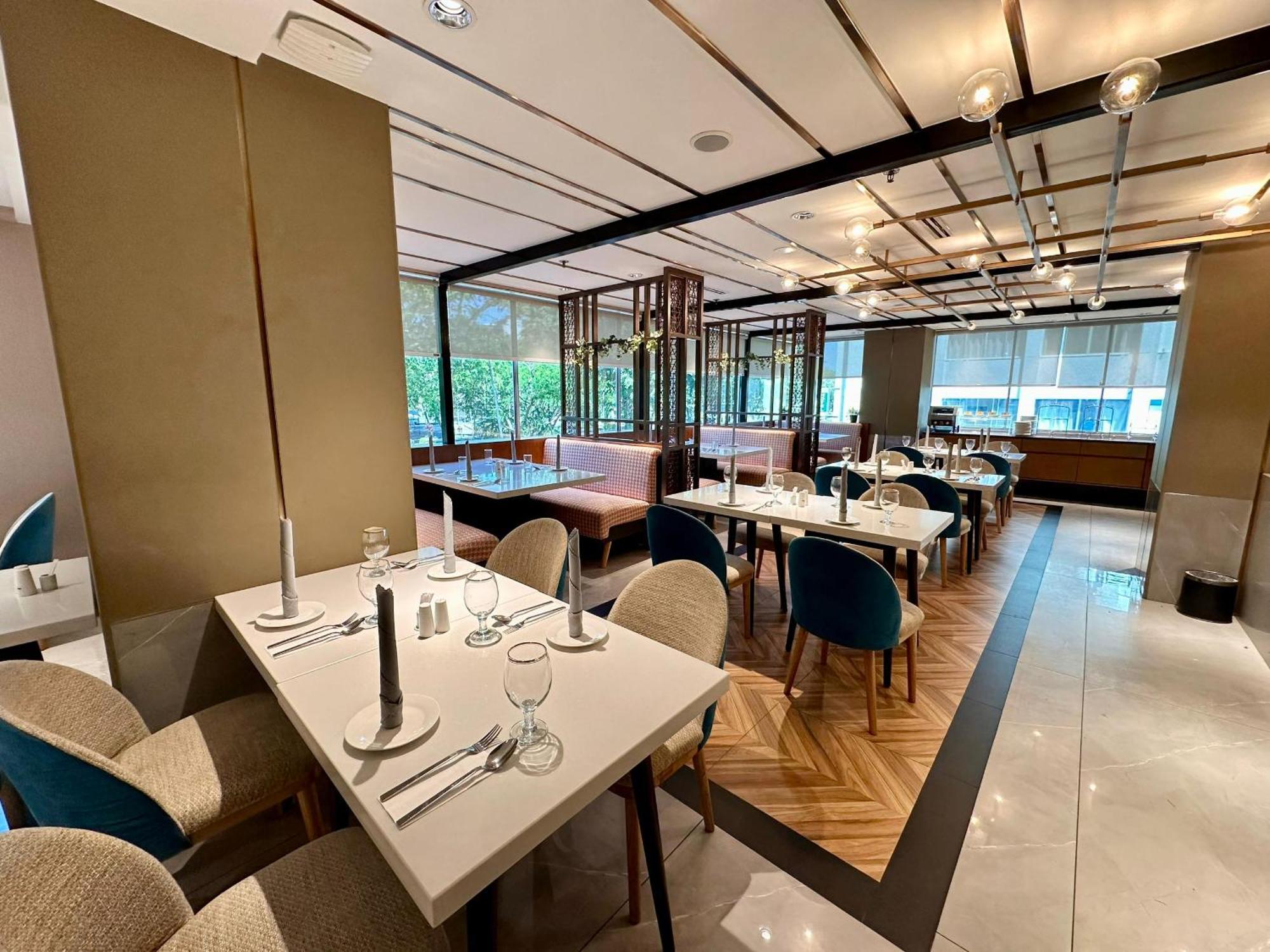 King Park Hotel Kota Kinabalu Eksteriør billede